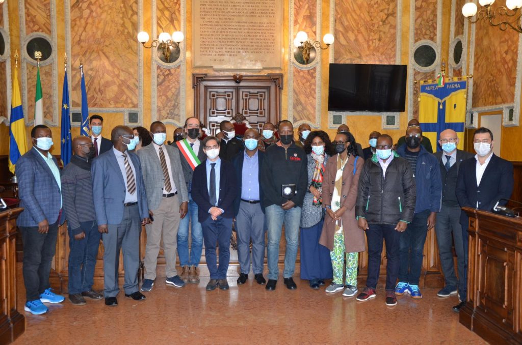 The Representative of the City of Parma Welcomes the Delegation from Rwanda